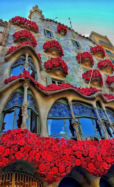 Niezwykła kamienica Casa Batlló w Barcelonie puzzle online