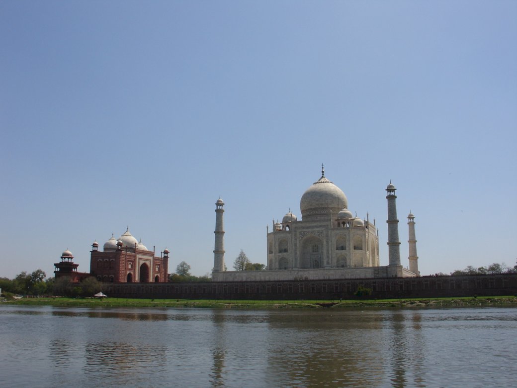 Taj Mahal z rzeki puzzle online