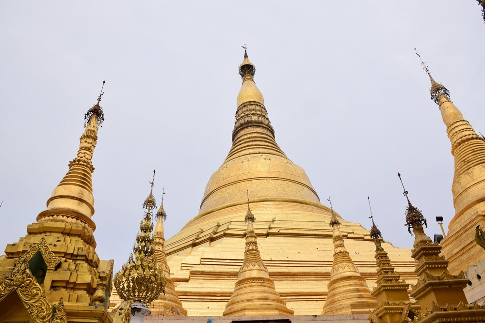 Wielka stupa Yangun puzzle online