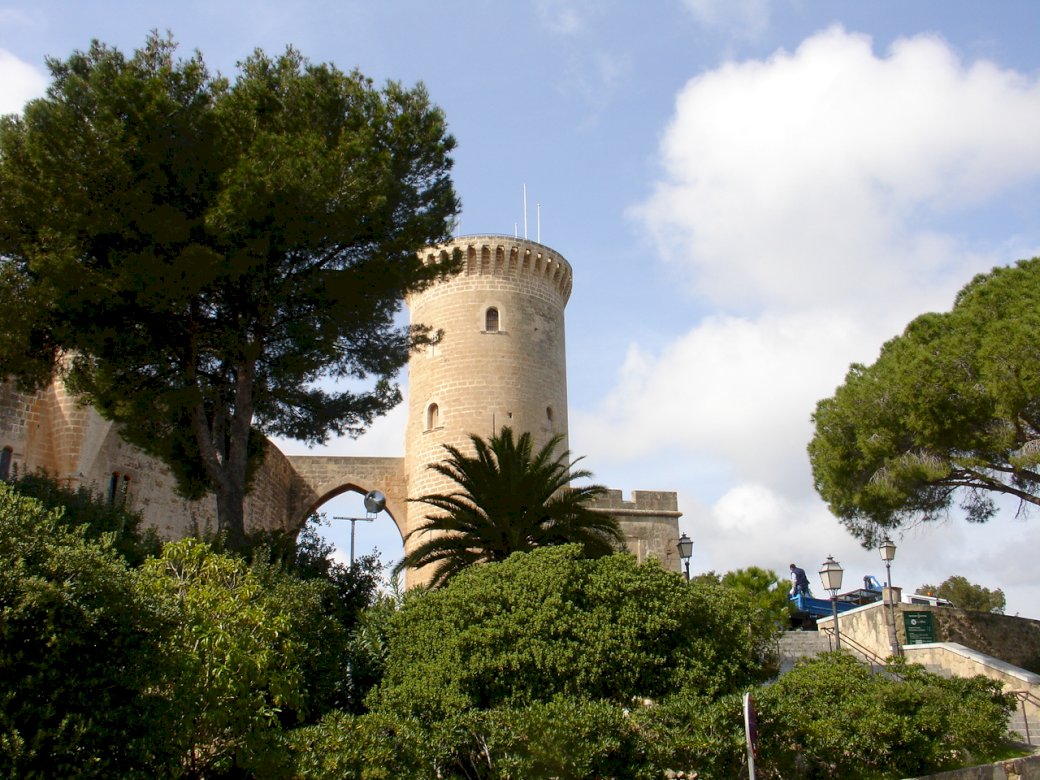Zamek Bellver w Palma de Mallorca puzzle online