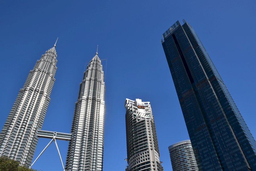 Kuala Lumpur The Petrona Towers puzzle online