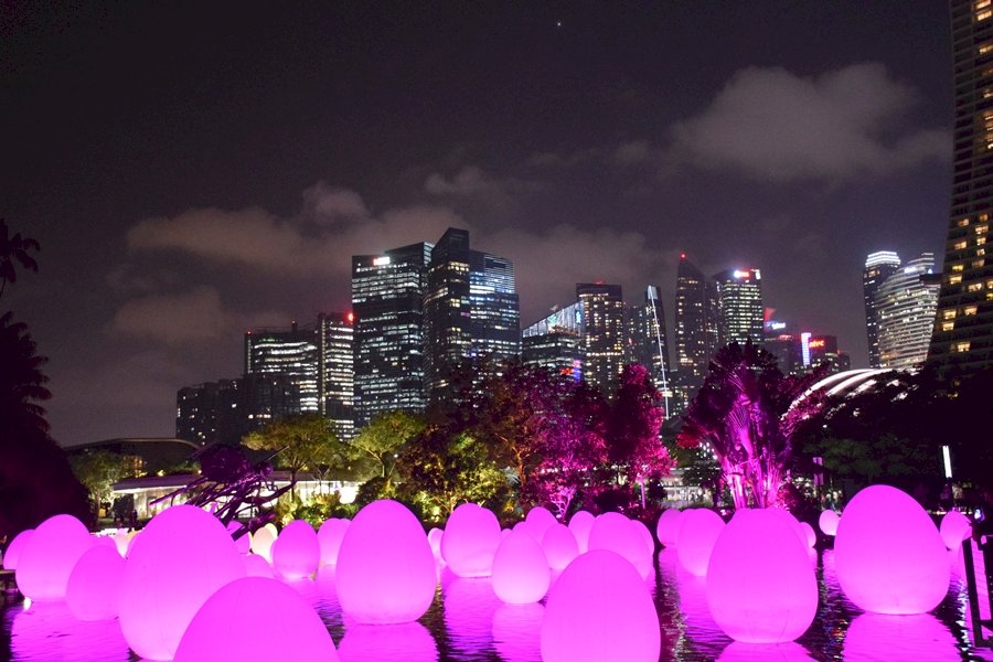 oświetlone kule w Singapurze puzzle online