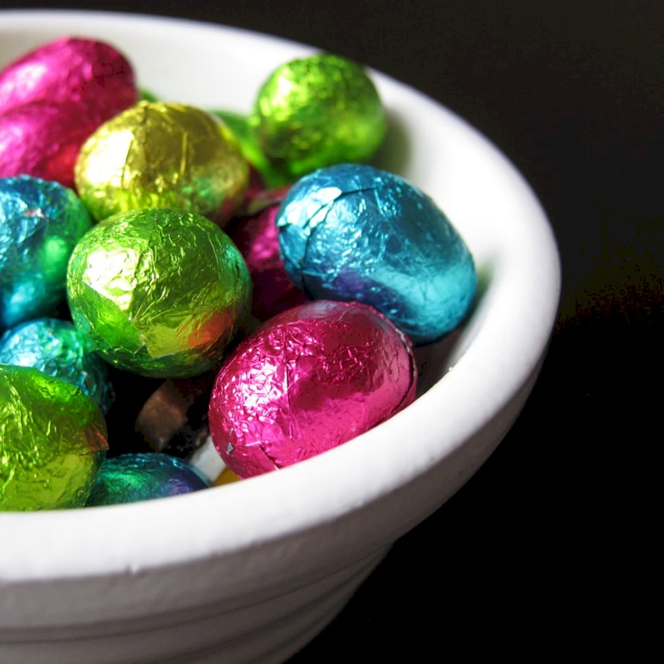 Wielkanocne jajka czekoladowe. puzzle online