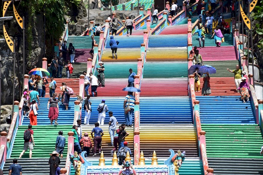 kolorowe schody w Kuala Lumpur puzzle online