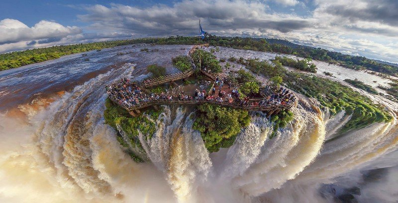 Iguazu waterfall. jigsaw puzzle