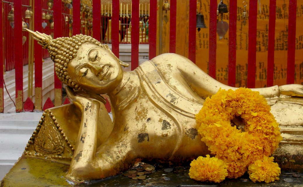 Leżący Budda w Chiang Mai puzzle online