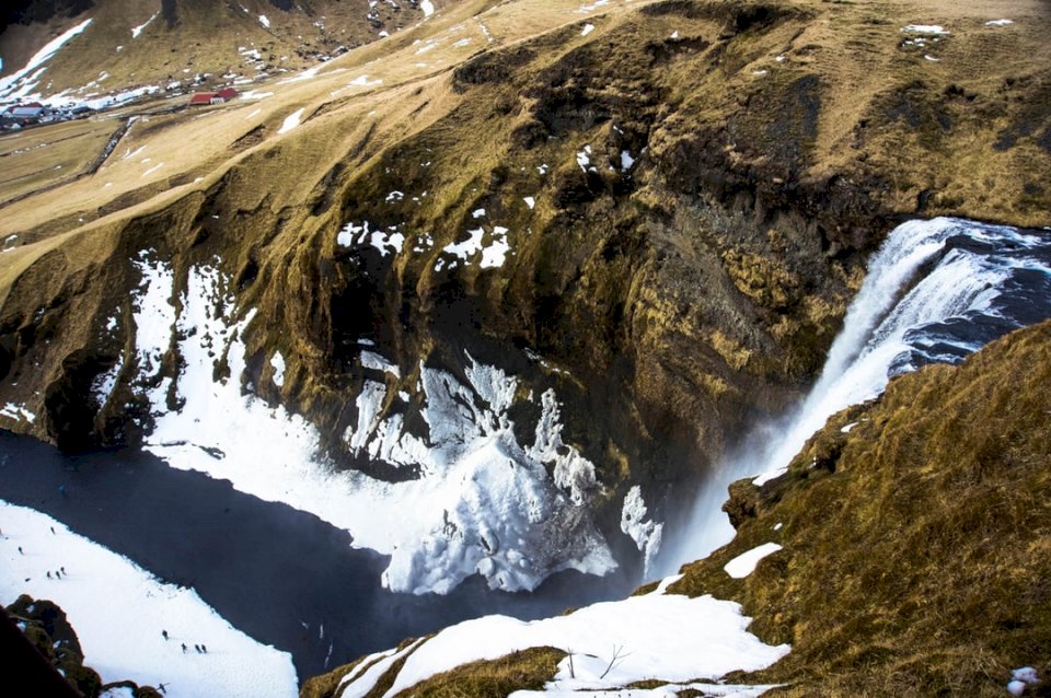 Islandia wodospad i rzeka puzzle online