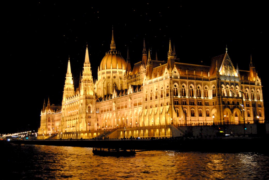 Budynek parlamentu w Budapeszcie puzzle online