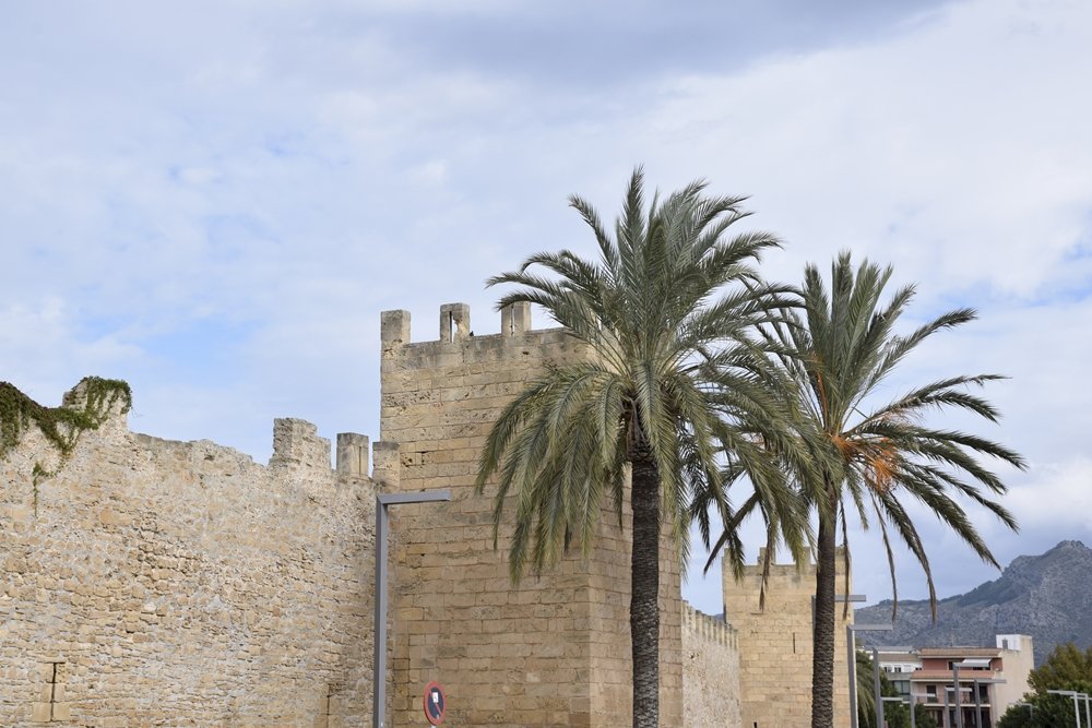 Ściana Alcudia na Majorce puzzle online
