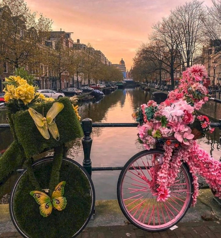 Wiosenny Amsterdam. puzzle online
