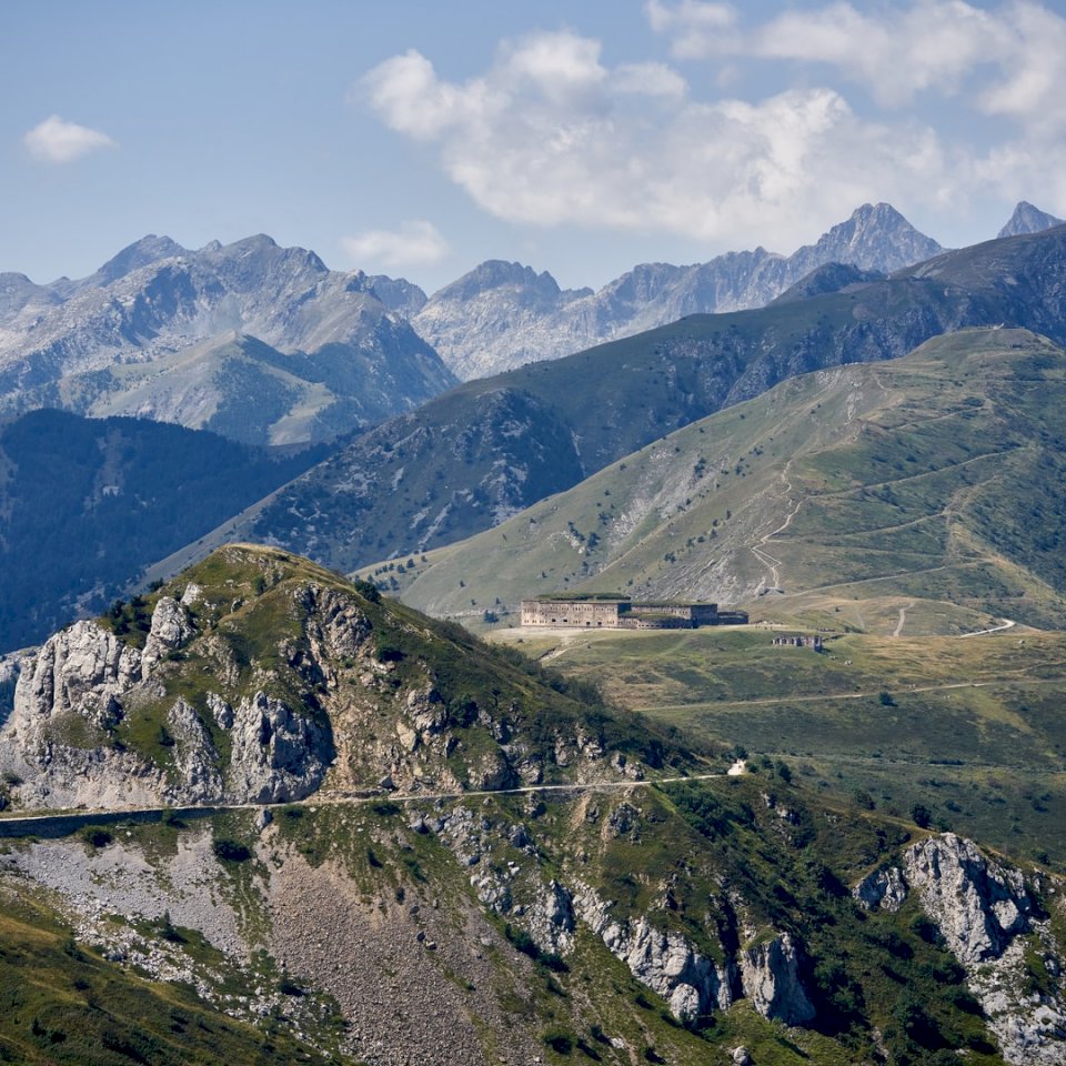 Alpy, w pobliżu granicy włosko-francuskiej puzzle online