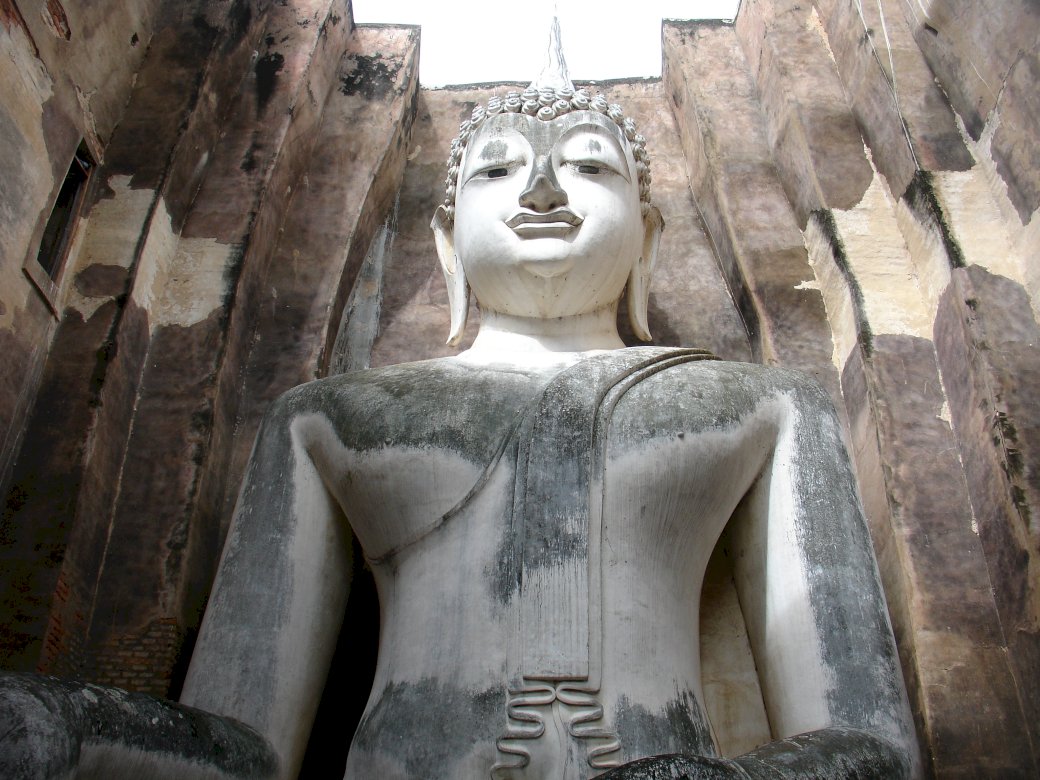 Buddha w Sukhothai Tajlandia puzzle online