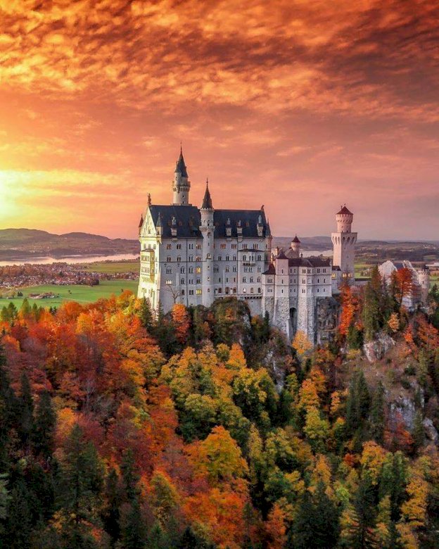 Neuschwanstein Castle puzzle online
