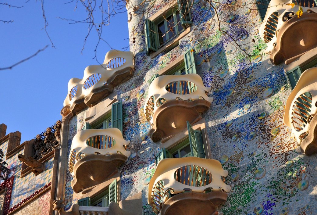 Gaudi twórca niezwykły- Barcelona puzzle online