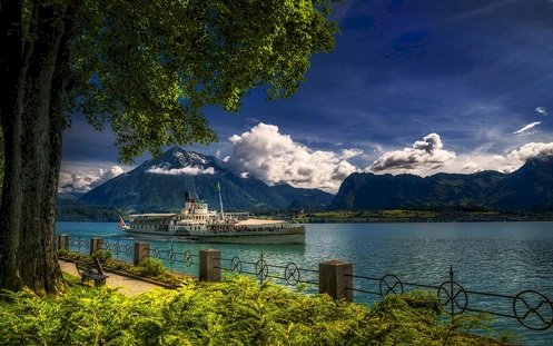 Jezioro Thun w Szwajcarii. puzzle online