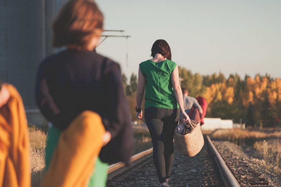 Rodzinne spacery po torach kolejowych puzzle online