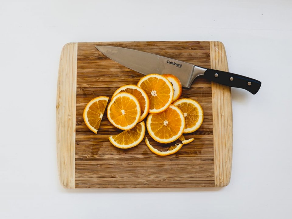 Krojone pomarańcze podczas cięcia puzzle online