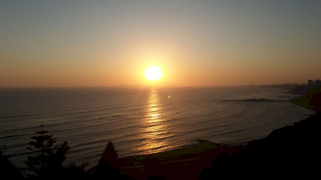 Zachód słońca w Limie puzzle online