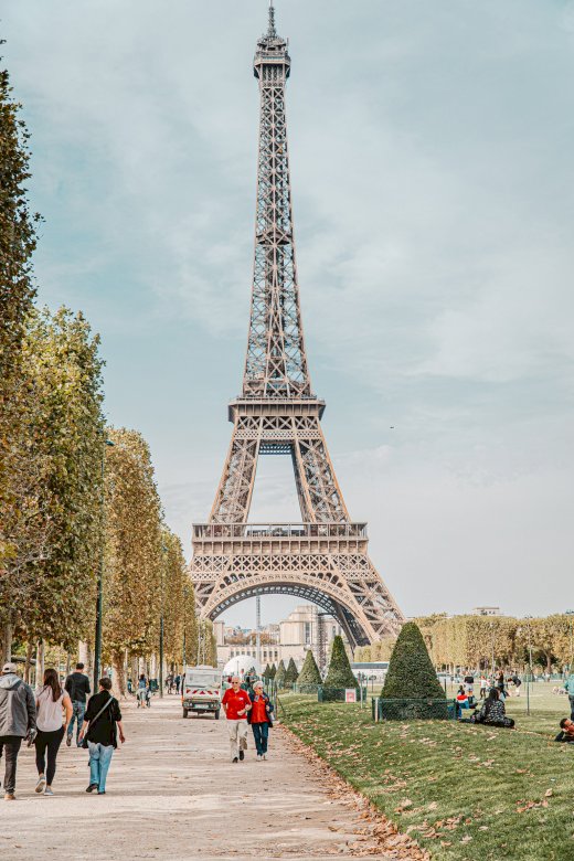 Eiffel Tower puzzle online