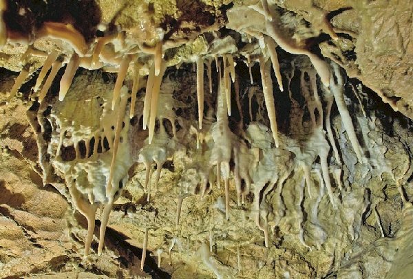 Jaskinie w pograniczu puzzle online