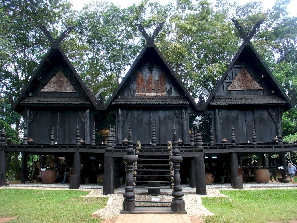 czarny dom w Chiang Rai puzzle online