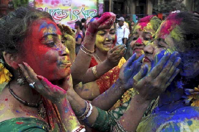 Holi - hinduskie święto radości z wiosny puzzle online