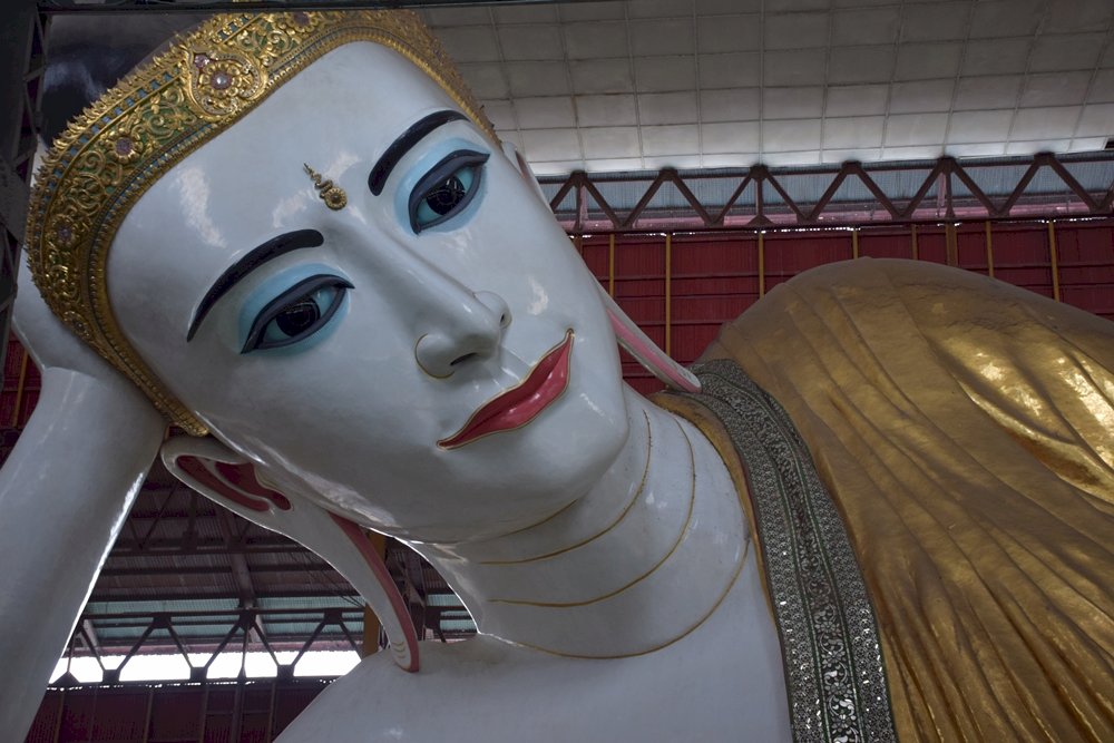 leżący Budda w Myanmarze puzzle online