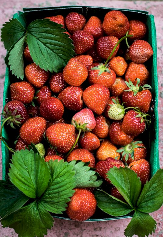 Strawberries puzzle online