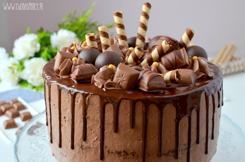 Tort czekoladowy - kinder puzzle online