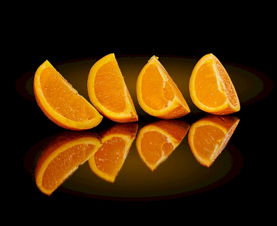 Skromna pomarańcza puzzle online