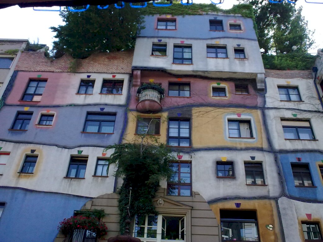 Hundertwasserhaus puzzle online