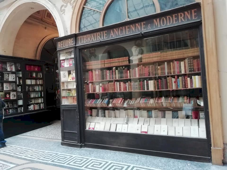Paryska księgarnia puzzle online
