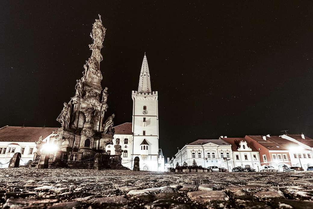 Kadaňské náměstí v noci puzzle online