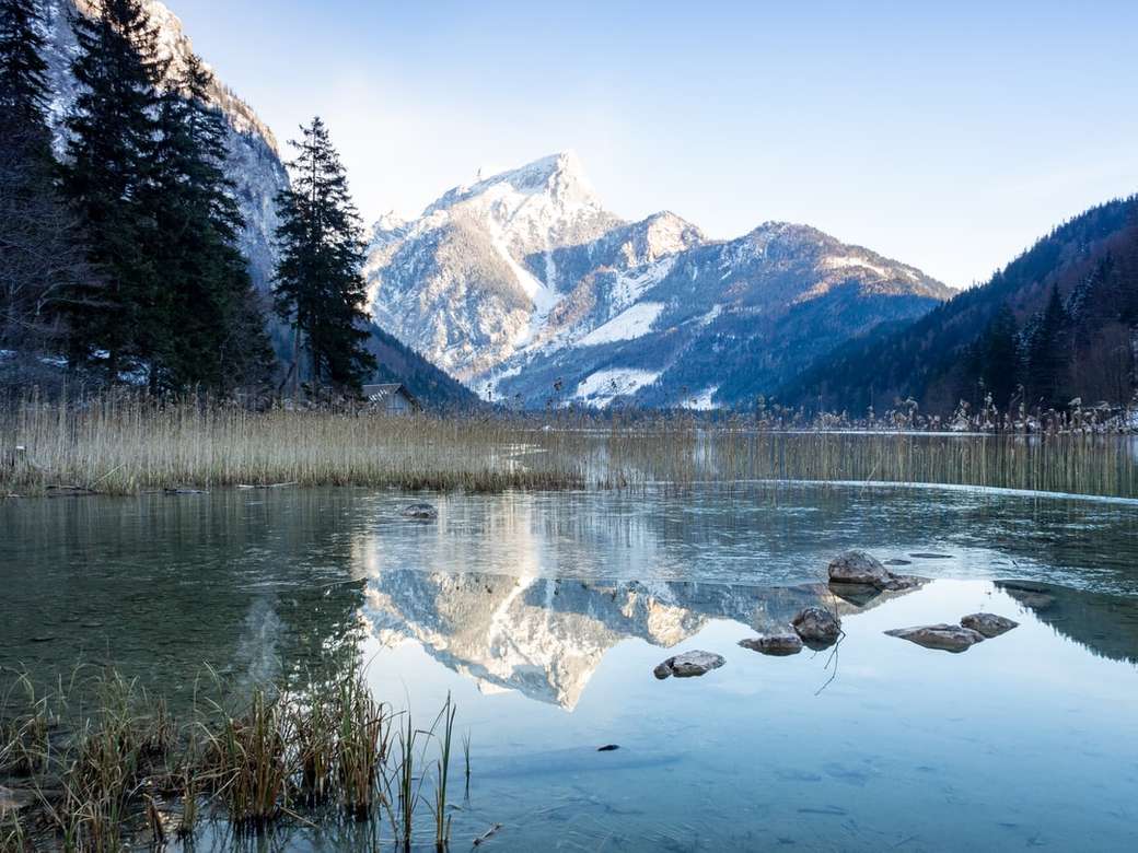 Leopoldsteiner jezioro w Eisenerz, Austria. puzzle online
