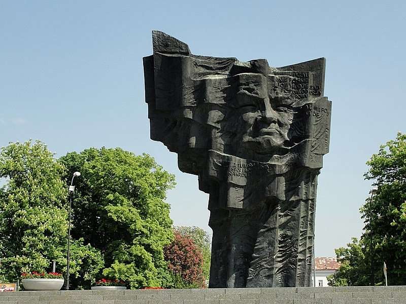 Pomnik Broniewskiego puzzle online