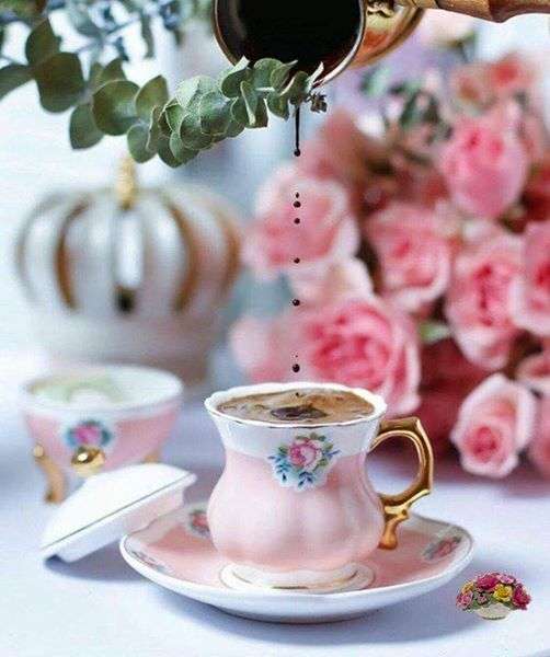 ceașcă de cafea și trandafiri puzzle