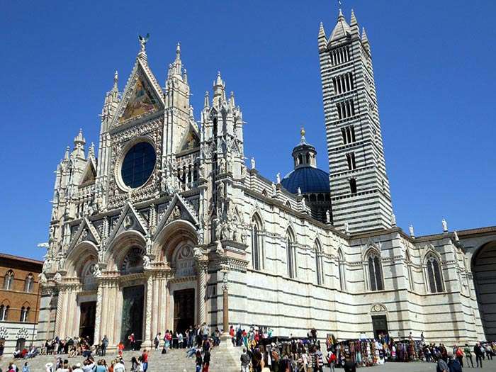 Katedra w Sienie. Gotyk włoski puzzle online