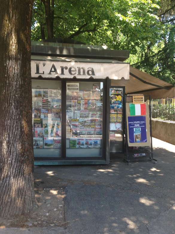 Kiosk z miastem Werona puzzle online