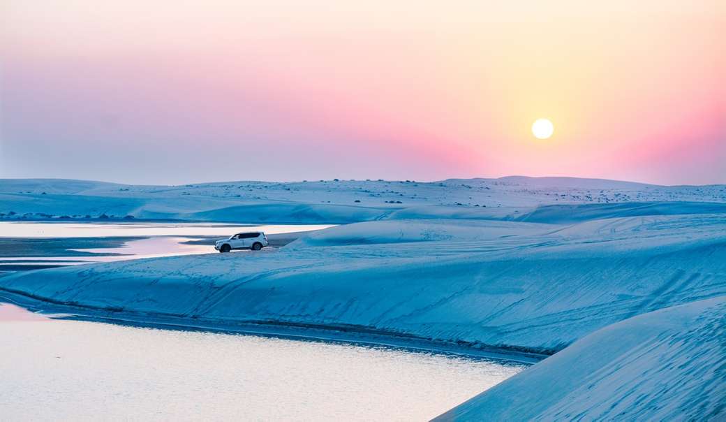 Zachód słońca w krajobrazie pustyni Doha puzzle online