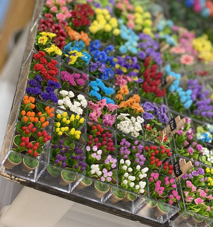 Pełne pięknych kwiatów puzzle online