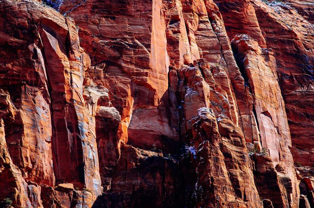 Ogromne ściany skalne w Zion w stanie Utah. puzzle
