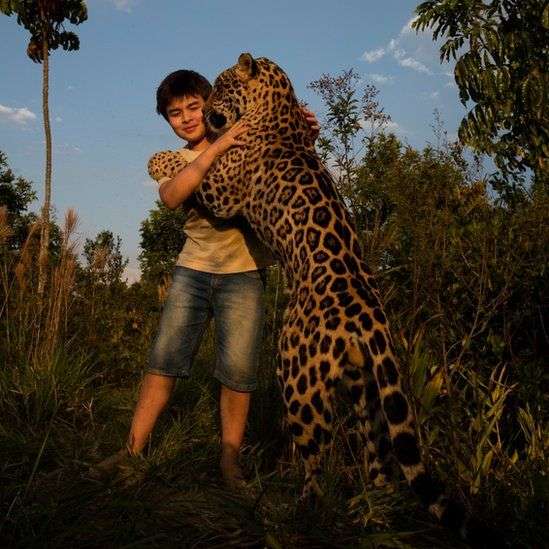 Chłopiec i jego przyjaciel jaguar puzzle online