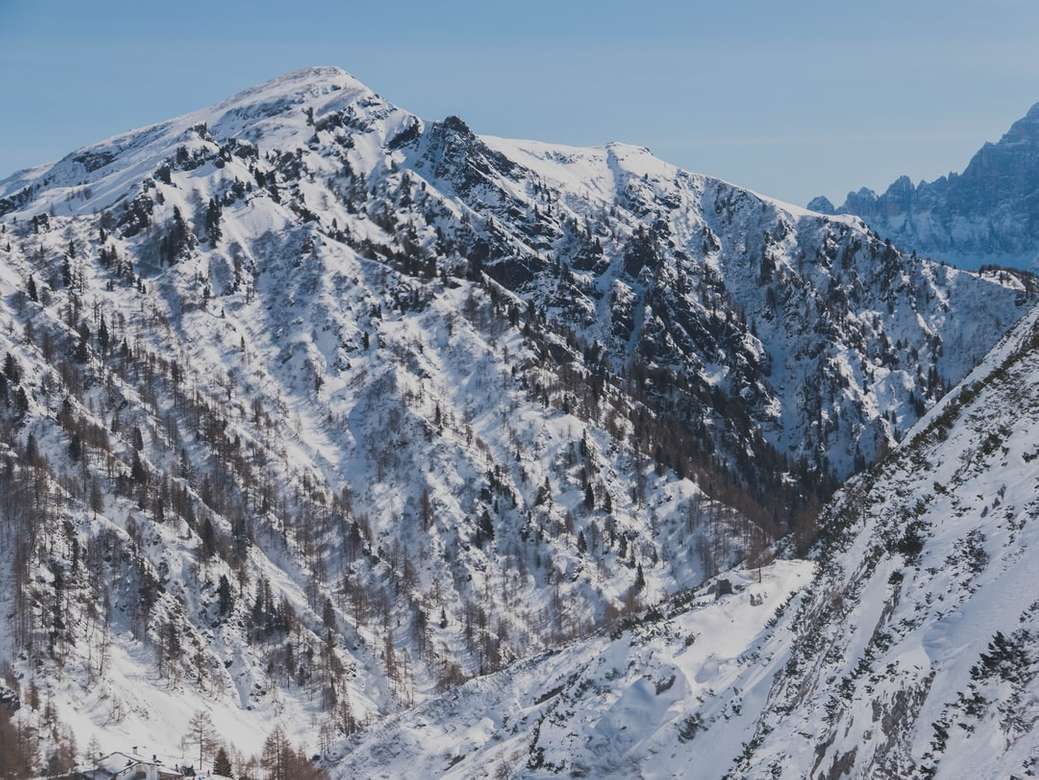 Śnieżna góra w Dolomitach puzzle online
