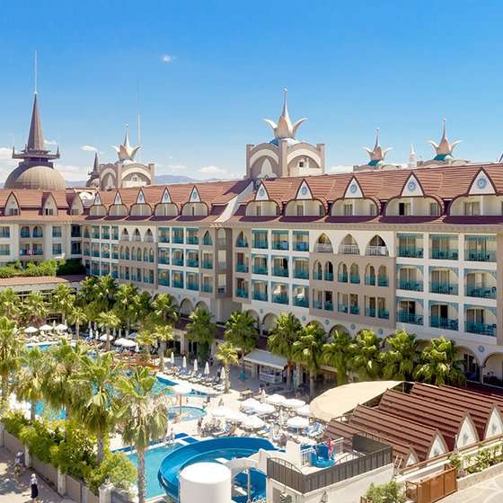 Hotel Crown Palace w Evrenseki puzzle online