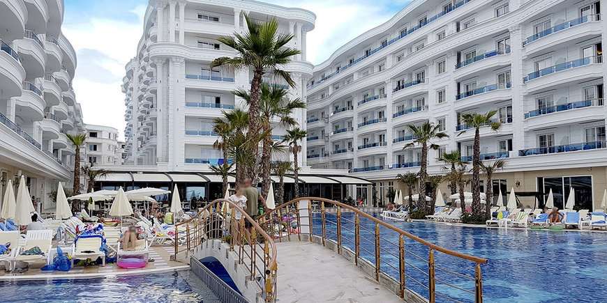 Hotel Grand Blue Fafa-Albania puzzle online