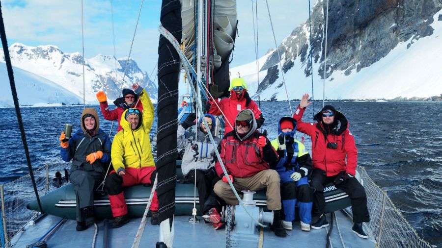 23-metrowym jachtem na Antarktydę puzzle online