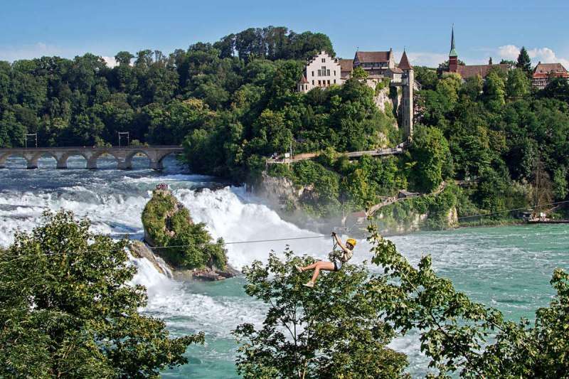 Rhine Falls w pobliżu Schaffhausen w Szwajcarii puzzle online