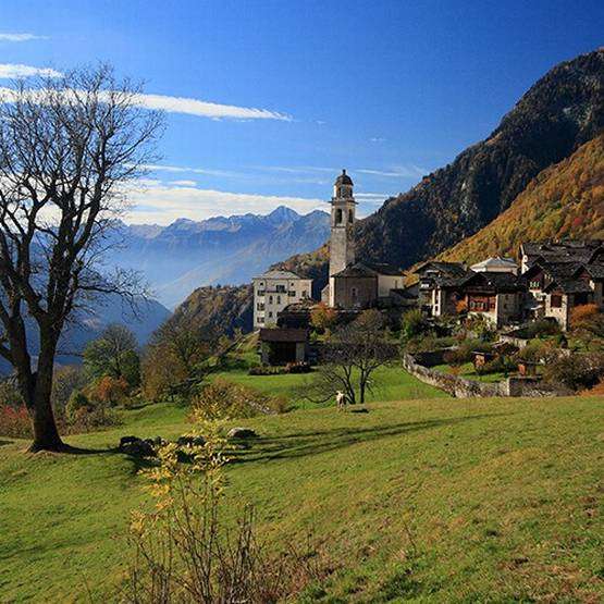 Górska wioska Soglio Bregaglia Graubünden Szwajcaria puzzle online