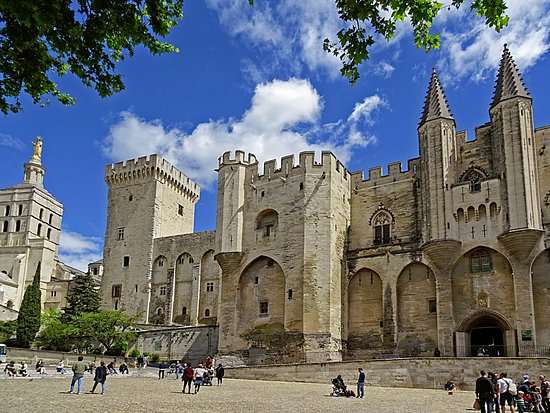 Avignon Provence Francja puzzle online