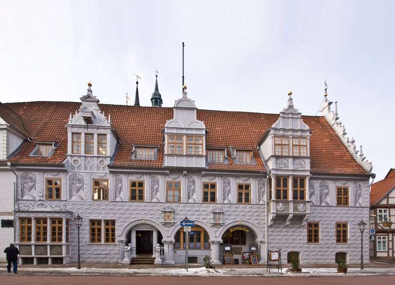 Stary zabytkowy ratusz w Celle puzzle online